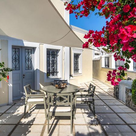 Day One Fira Mansion Apartment Екстериор снимка