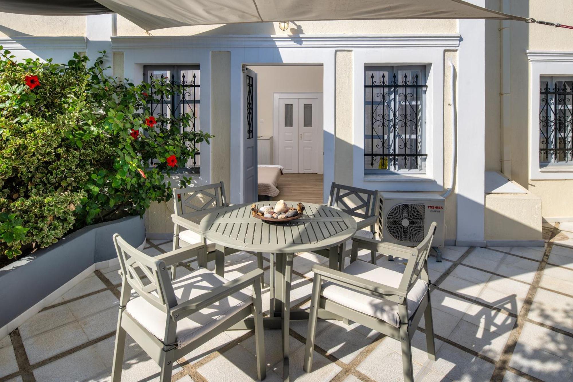 Day One Fira Mansion Apartment Екстериор снимка