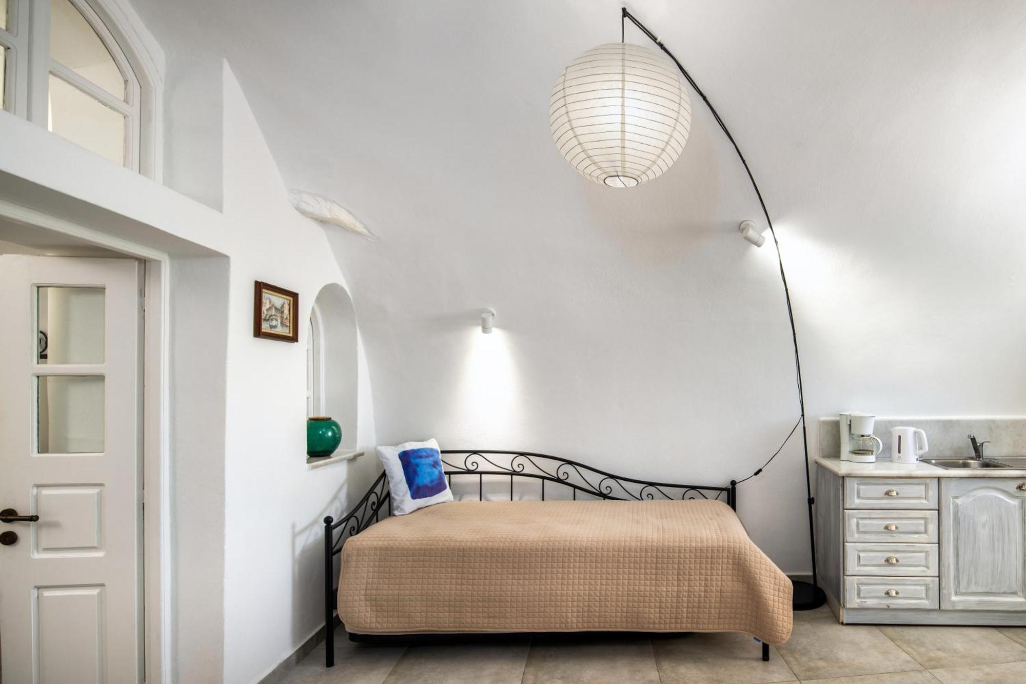 Day One Fira Mansion Apartment Екстериор снимка