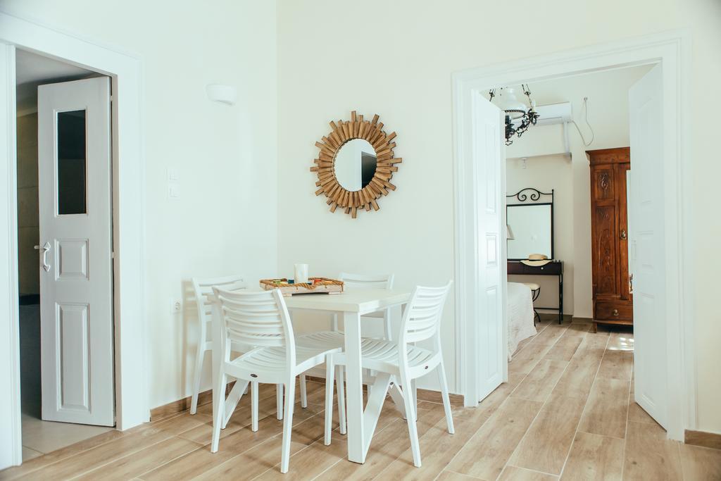 Day One Fira Mansion Apartment Екстериор снимка